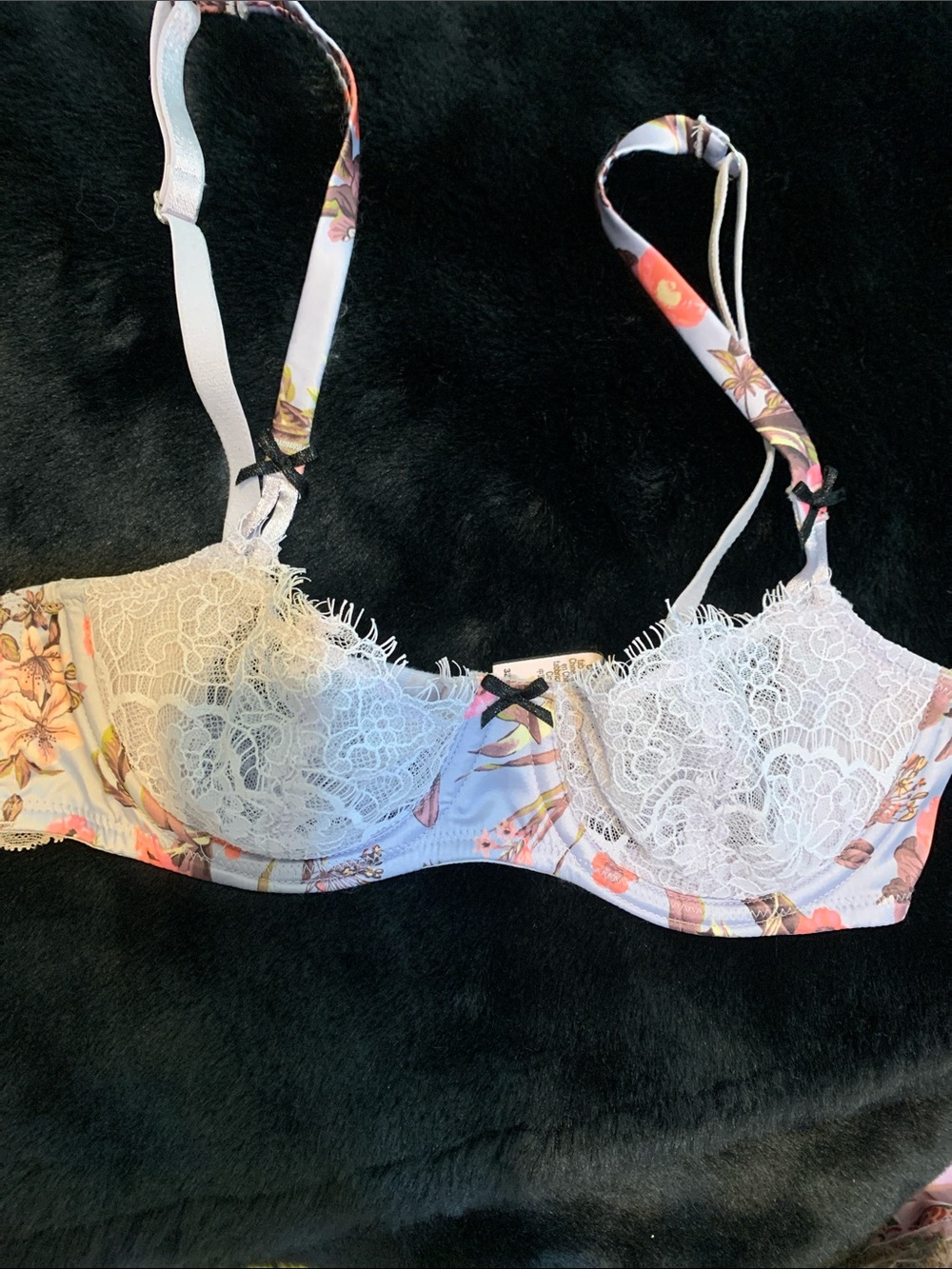 Floral Lace Underwire Bra - White Floral